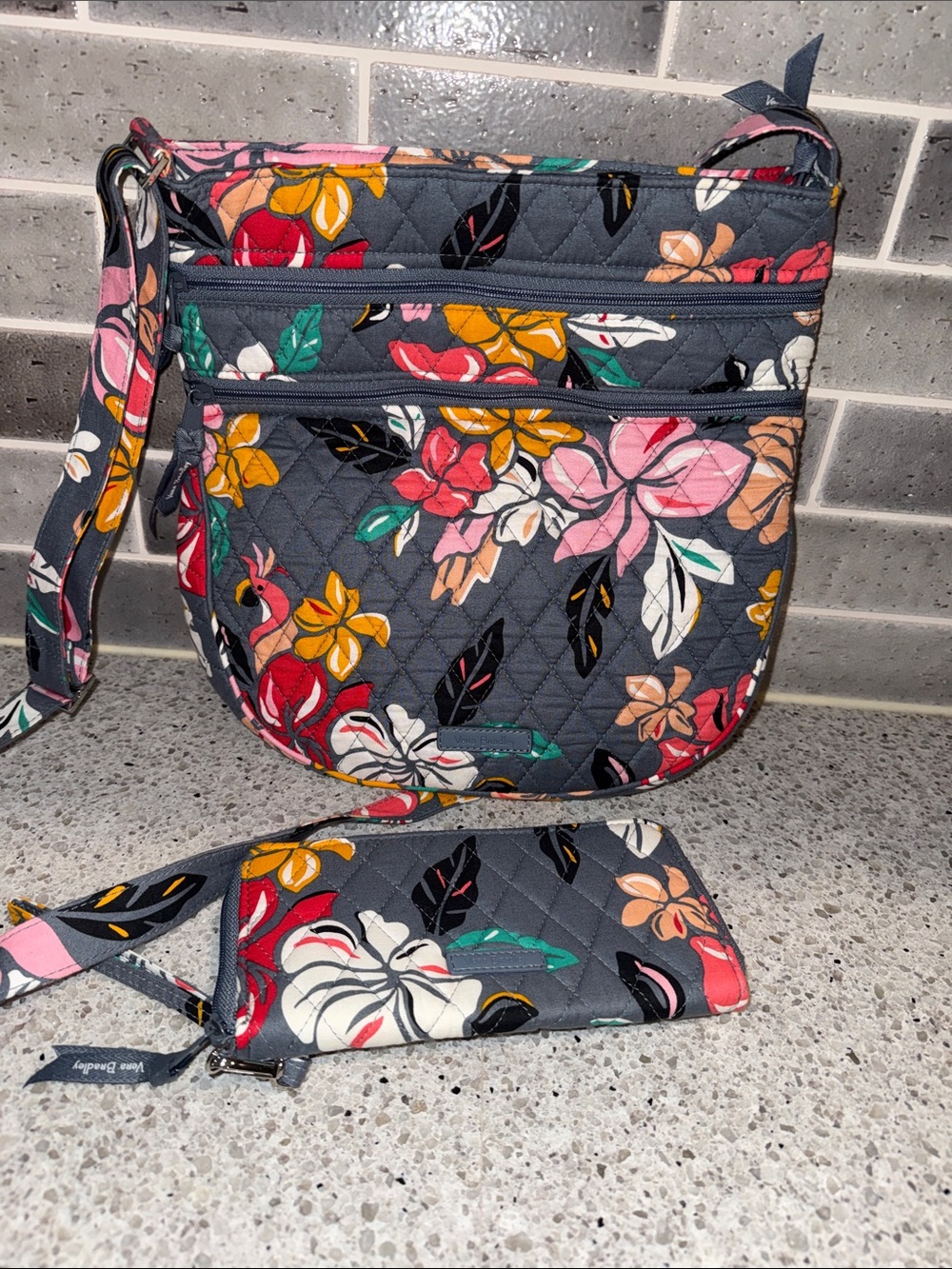 Vera Bradley Triple Zip Hipster & Accordion Wallet in Coastal Paradise. Like New
